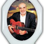 Εκτύπωση φωτογραφίας σε πορσελάνη οβάλ με λευκό φόντο – δείγμα προϊόντος για μνήματα