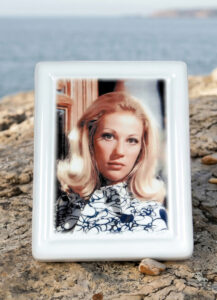 Εκτύπωση φωτογραφίας σε ορθογώνια πορσελάνη με κορνίζα 17x22 cm