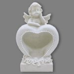 Άγγελος με θέση ρεσό κηροπήγιο.